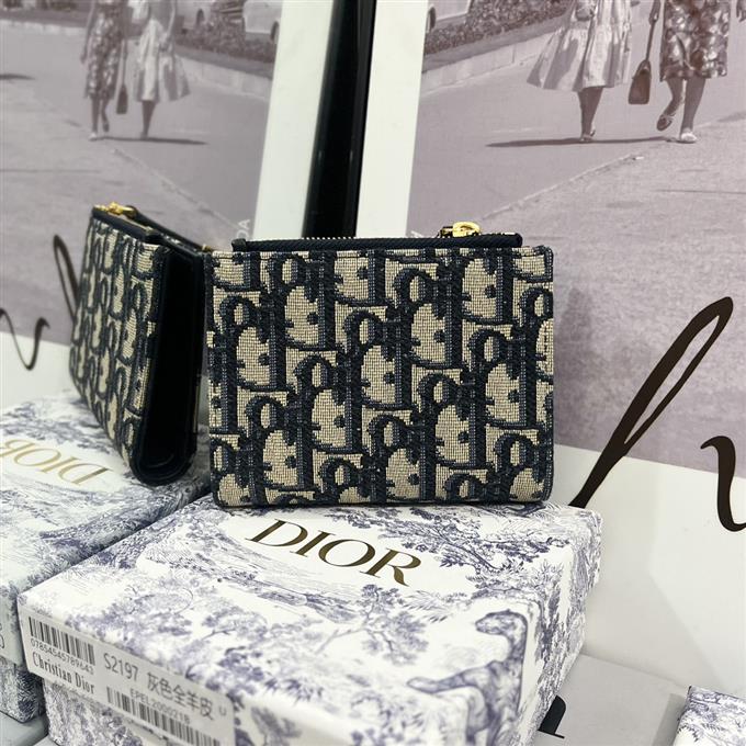 2025228Y 200P182141276